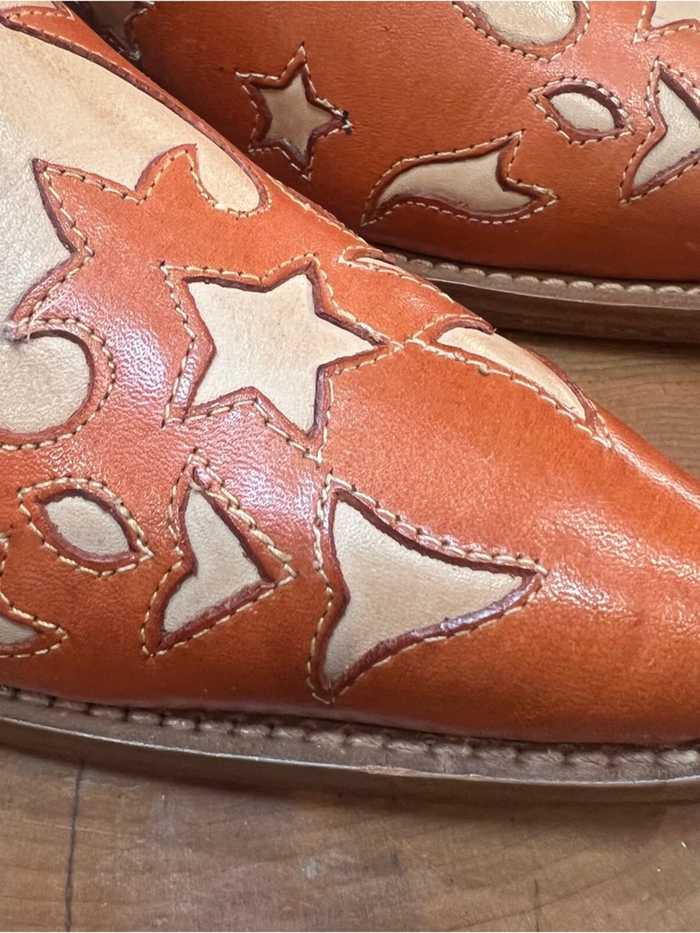 Charlie Horse Beige and Orange Star Appliqué Leather Mules - Picture 4 of 6